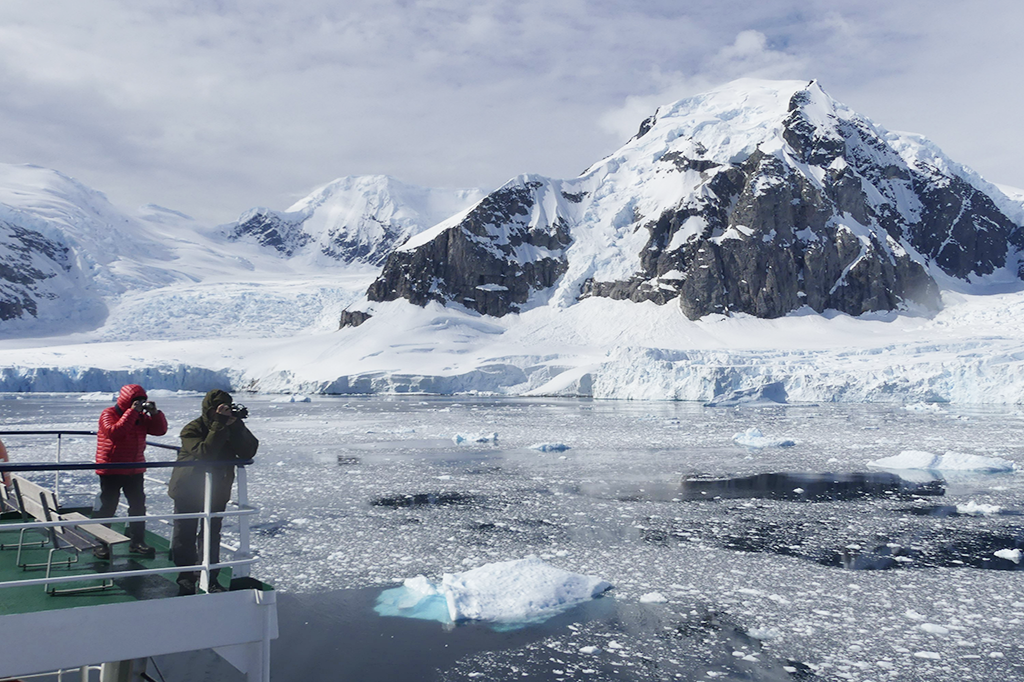 detroit de gerlache antarctique banquise