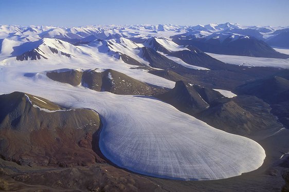 Grands Espaces - Quttinirpaaq-National-Park-JerryKobalenko-Ellesmere-glacier