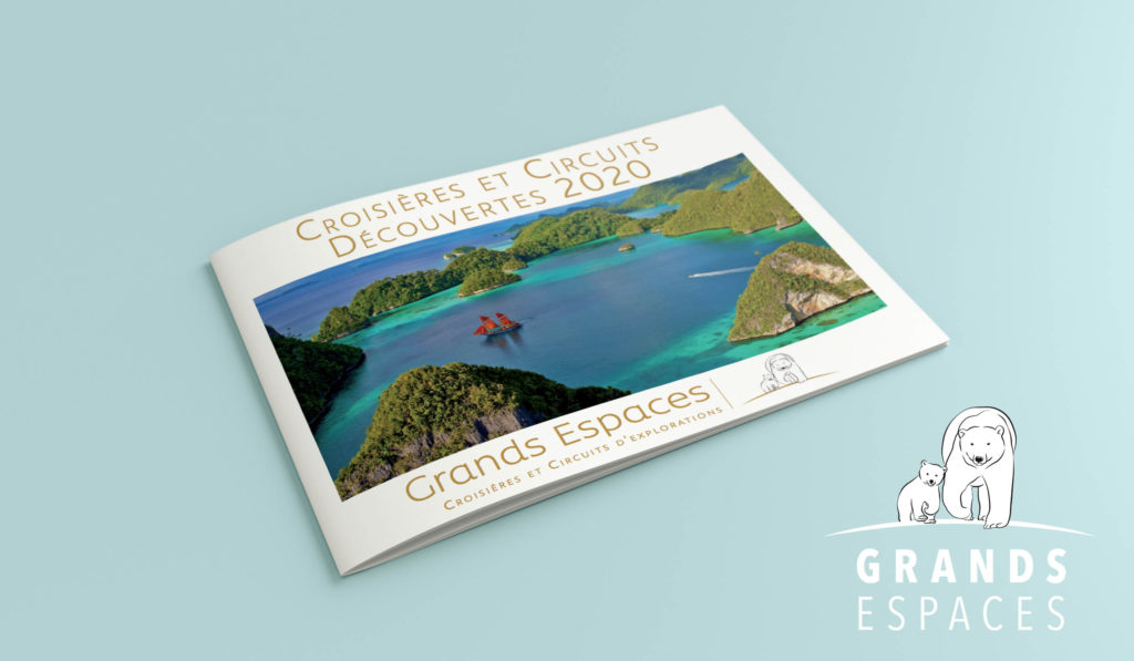 Horizontal A5 Brochure mockup