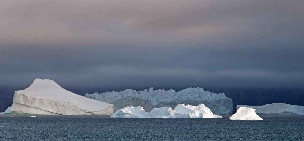 Icebergs au lever du soleil - Grands Espaces