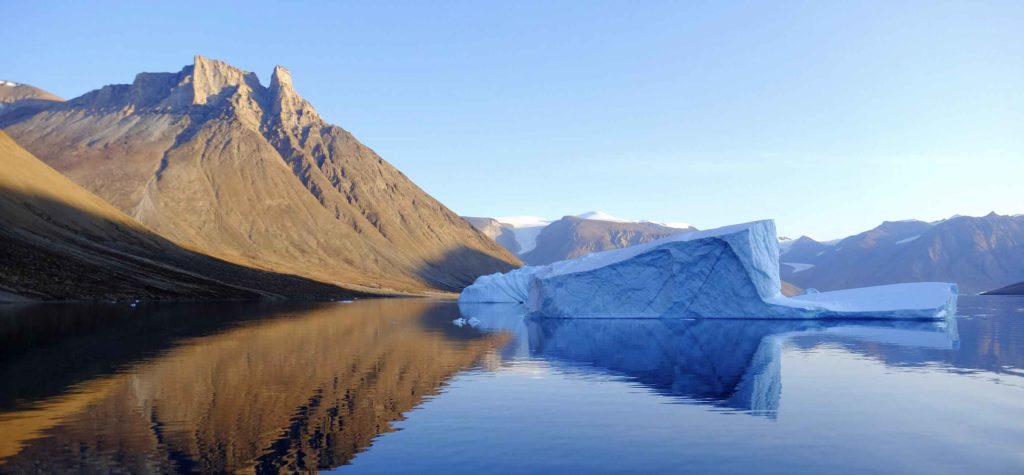 Icebergs et Montagne Groenland