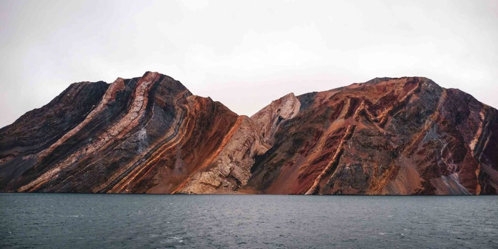 Roches peintes du Groenland - Croisière Groenland Grands Espaces